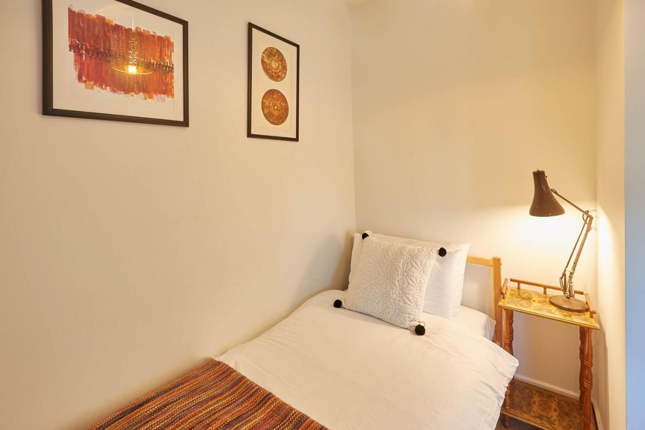 Host & Stay - Artist House Loftus Luaran gambar
